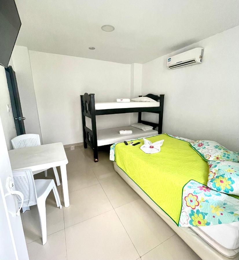 Y Restaurante La Quinta Hotel *